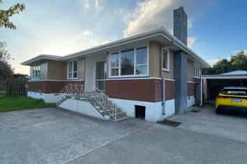 27 Main Road, Makaraka