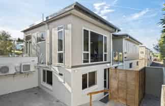 64 McKerrow Street, Shiel Hill