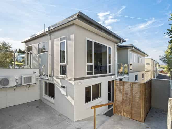 64 McKerrow Street, Shiel Hill