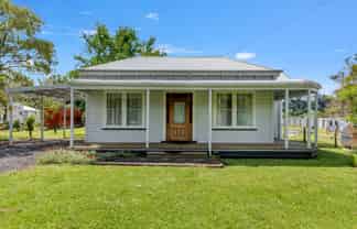 14 Uawa Parade, Tolaga Bay