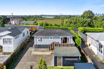 1/74 college road, Northcote