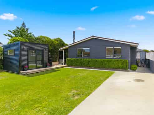 27 Oriwa Street, Waikanae