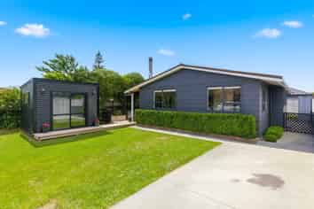 27 Oriwa Street, Waikanae