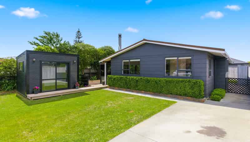 27 Oriwa Street, Waikanae