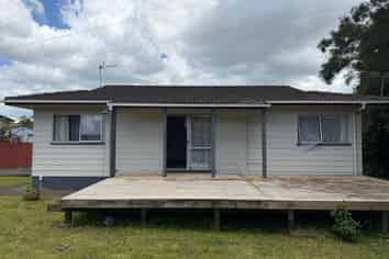 15 Jontue Place, Clover Park