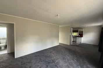 15 Jontue Place, Clover Park