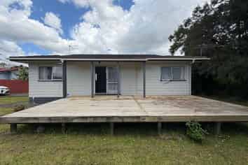 15 Jontue Place, Clover Park