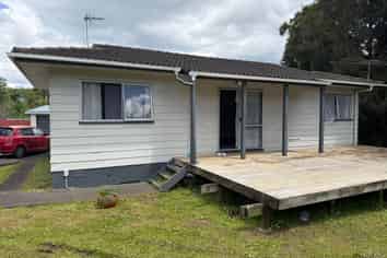 15 Jontue Place, Clover Park