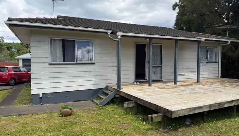 15 Jontue Place, Clover Park