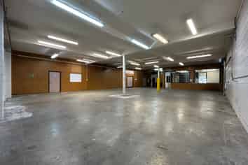 Workshop & Yard in Tightly Held Area