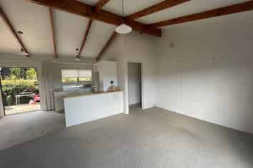 9B Tikorangi Place, Morningside