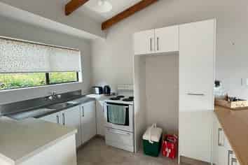 9B Tikorangi Place, Morningside