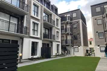 8C/16 Constable Street, Newtown