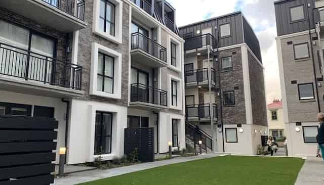 8C/16 Constable Street, Newtown