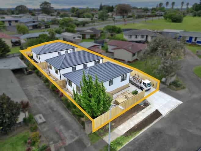 75B Calthorp Close, Favona