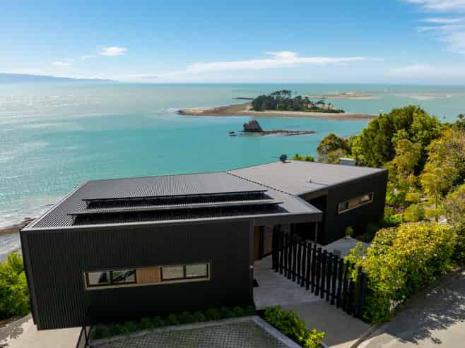 36 The Cliffs , Britannia Heights