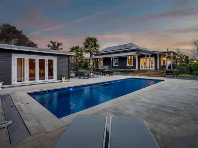 104 Pitt Road, Hillsborough