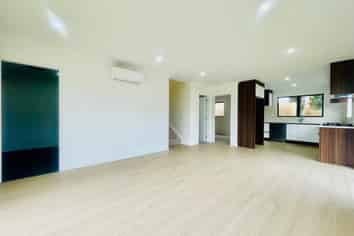 8A Neems Place, Manurewa