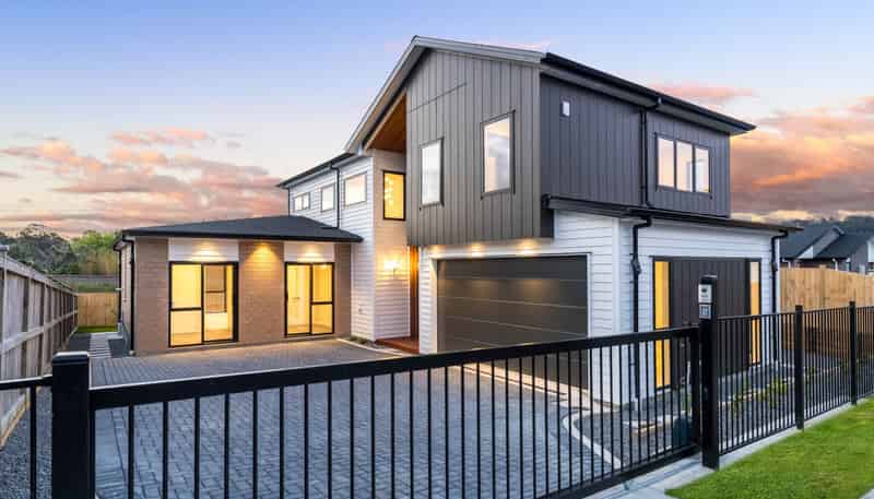 12 & 12a Kiokio Place, Swanson