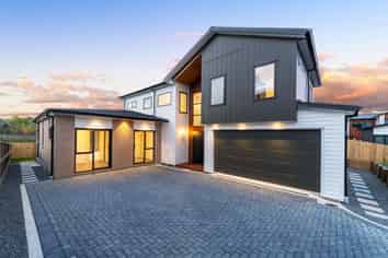 12 & 12a Kiokio Place, Swanson