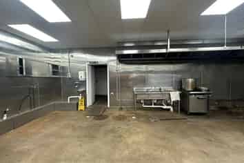 High profile Restaurant/Retail opportunity!