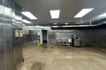 High profile Restaurant/Retail opportunity!