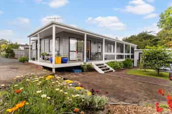 1/33 Newington Road, Henderson