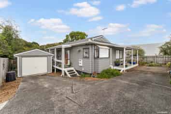 1/33 Newington Road, Henderson