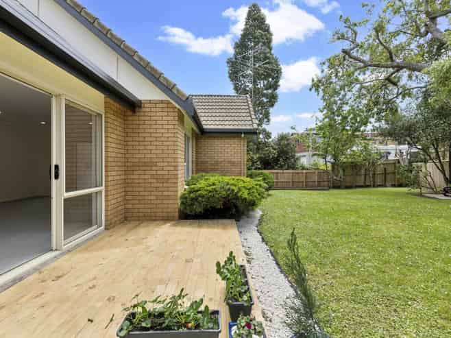 2/55 Moore Street, Howick