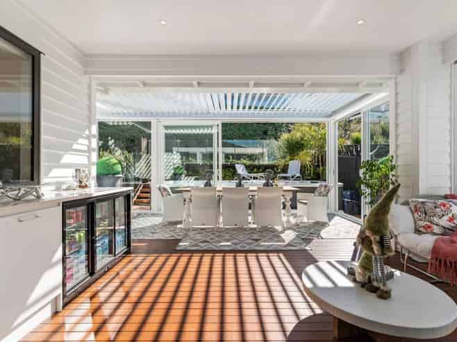 122 Arran Point Parade, Orewa