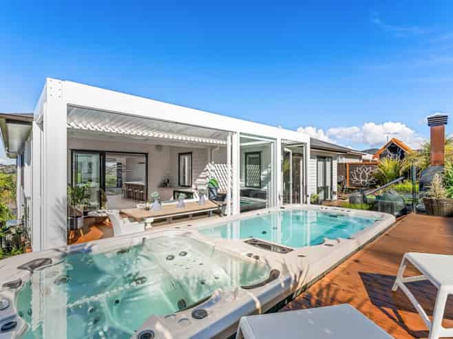 122 Arran Point Parade, Orewa