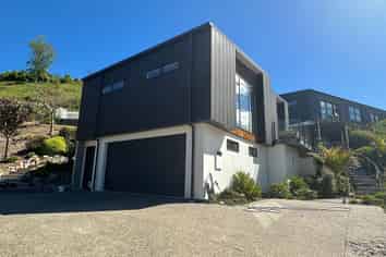 6 Woodford Lane, Stoke