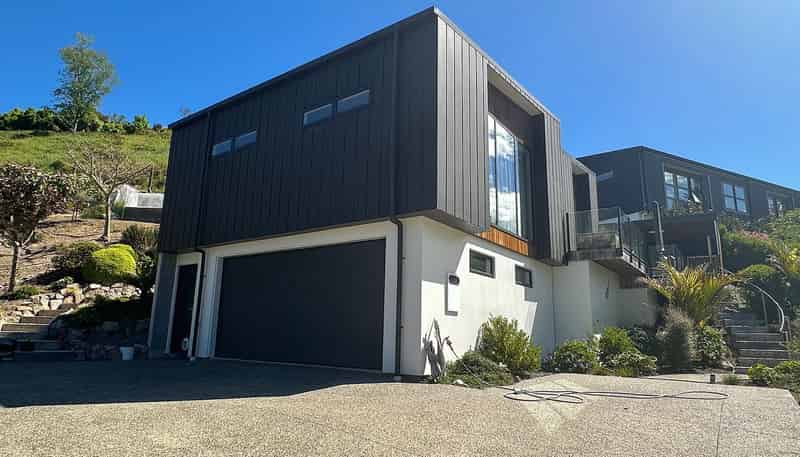 6 Woodford Lane, Stoke