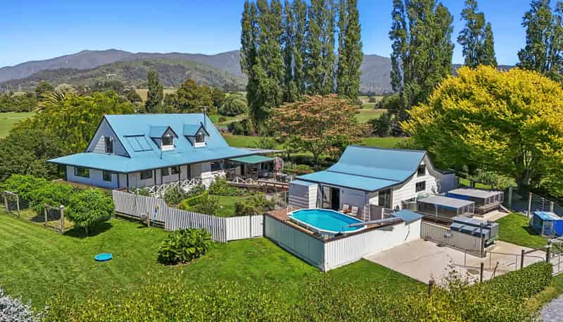 136 One Spec Road, TAKAKA