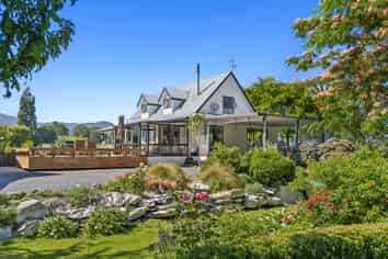 136 One Spec Road, TAKAKA