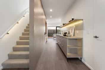 5/44 Winchester Street, Merivale