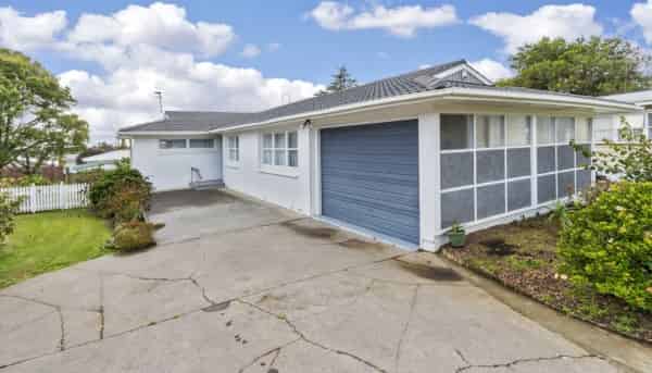13 Paulange Pl, Pakuranga Heights