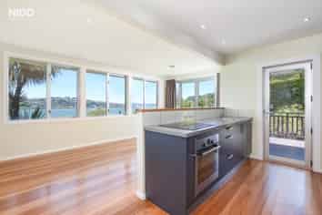 25 Rotoiti Street, Maia