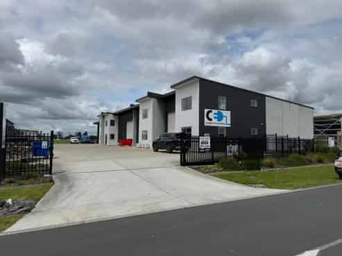 Modern Warehouse/Workshop, Tidy & Secure 