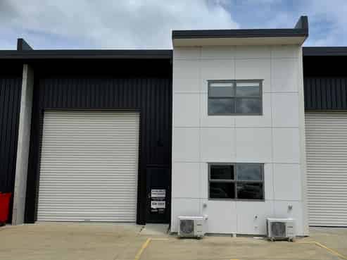 Modern Warehouse/Workshop, Tidy & Secure 