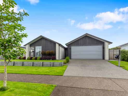 142 Puhirake Crescent, Pyes Pa