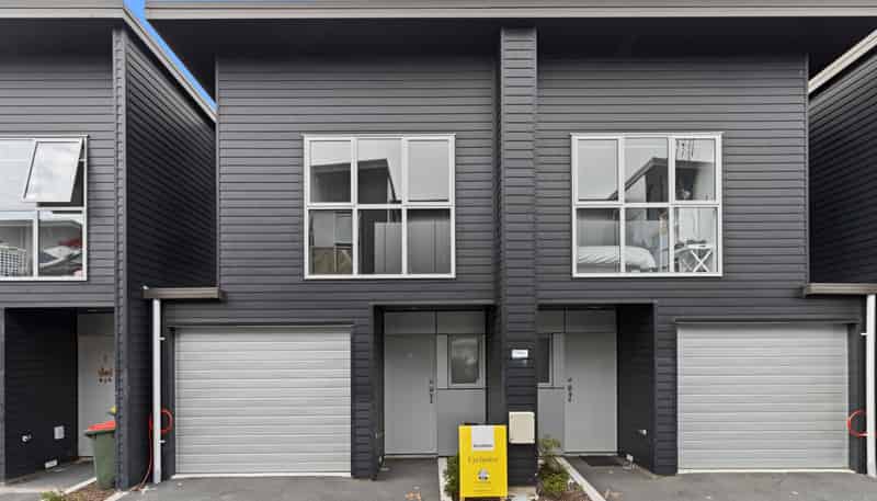 16/100 Knighton Road, Hillcrest