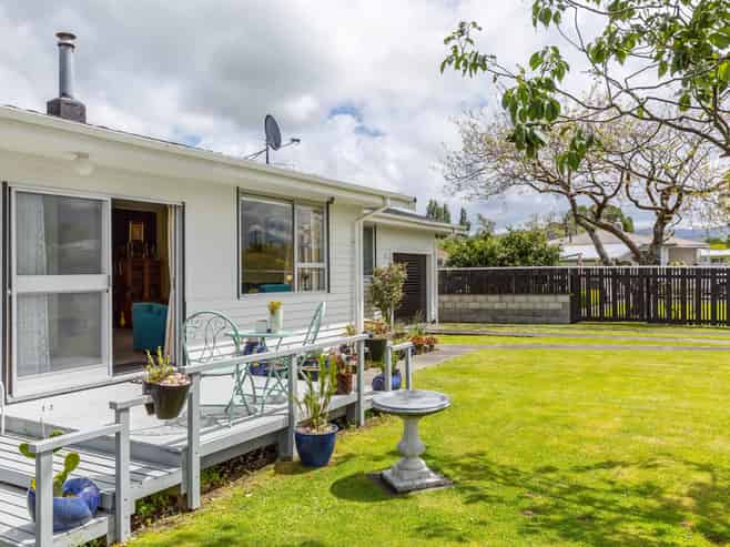 2 Hornsby Street, Carterton