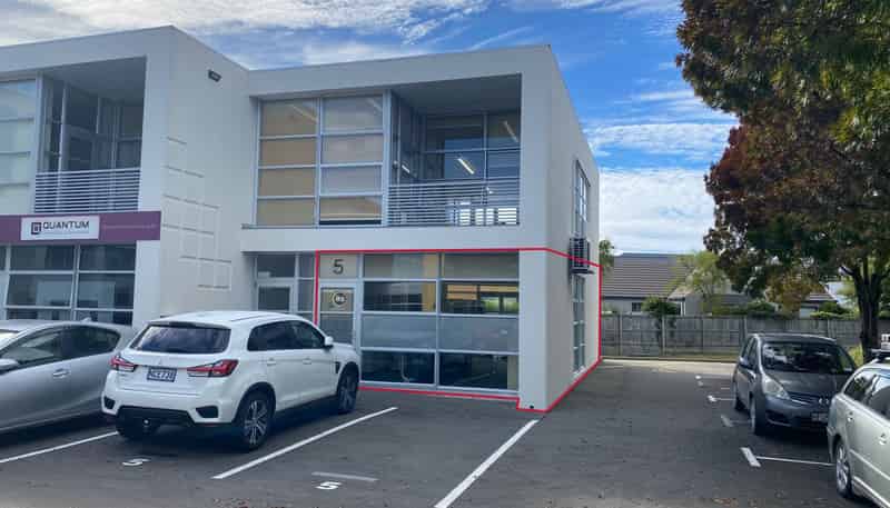 27E Sir William Pickering Drive, Burnside