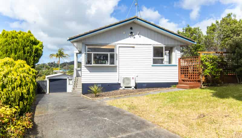 90 Lantana Road, Green Bay