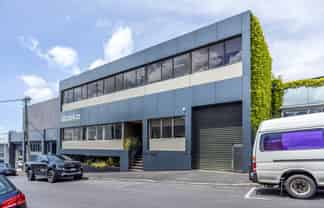 Rare Standalone Character Office/Warehouse