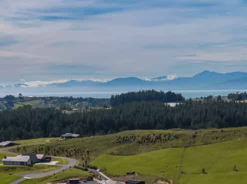 24 Tirohanga Moana Way, Tasman