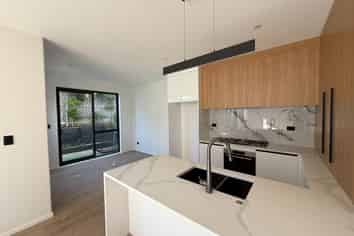 72A Selwyn Crescent, Forrest Hill