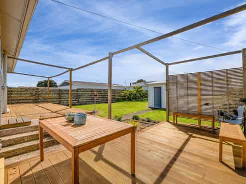 2 Bone Crescent, Hawera