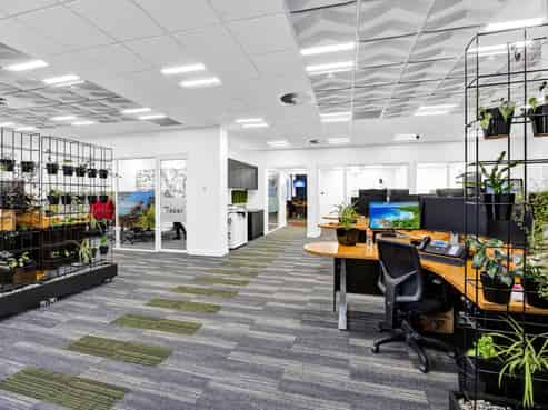 National tenant - Six-year term